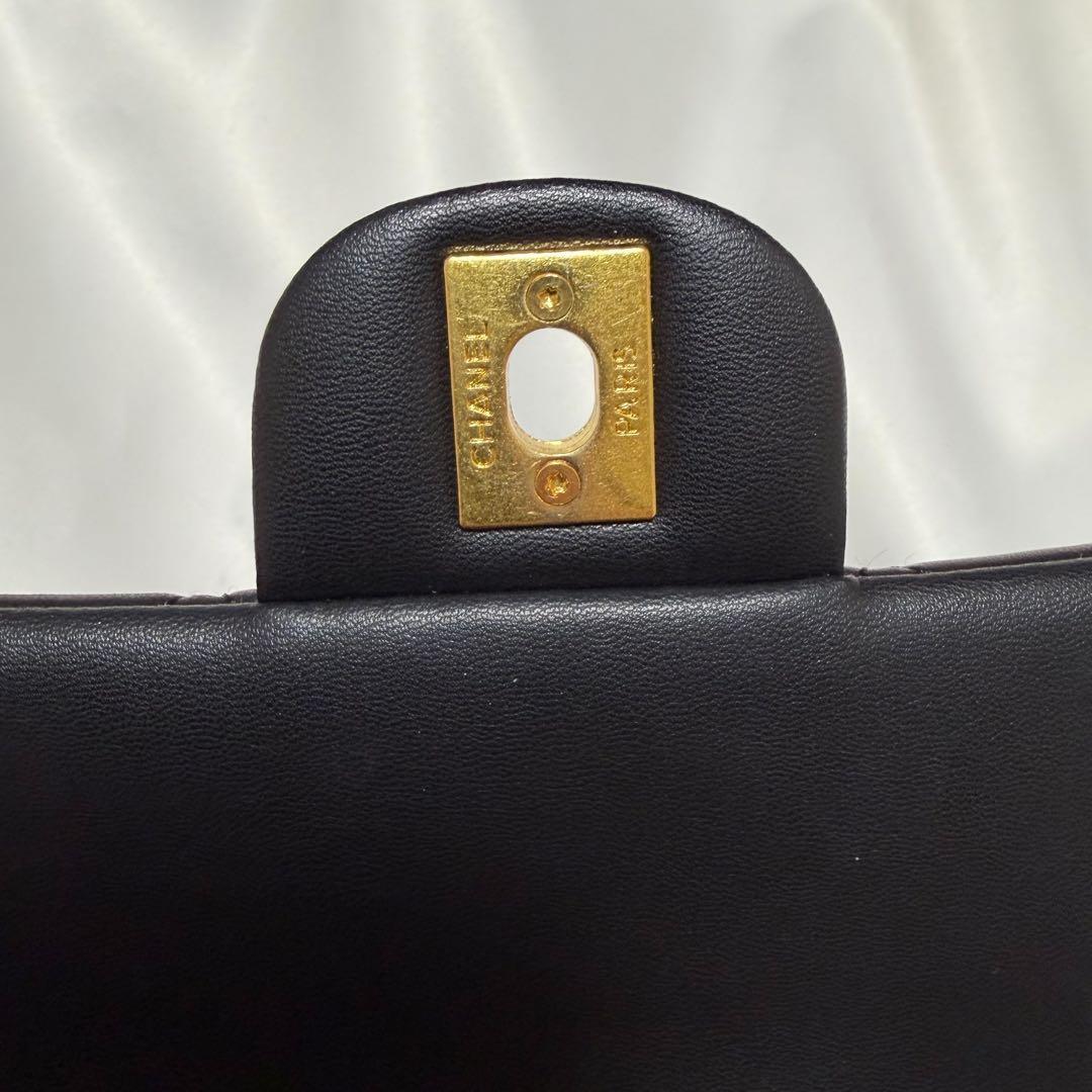 CHANEL ブラック ショルダーバッグキルティング - メルカリ