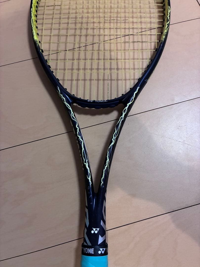 試打のみ極美品！新品同様！】ボルトレイジ7VS ヨネックス