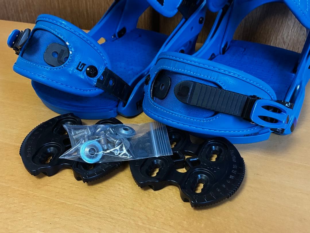 バートンBURTONバインディング【フリースタイル（Mサイズ）青