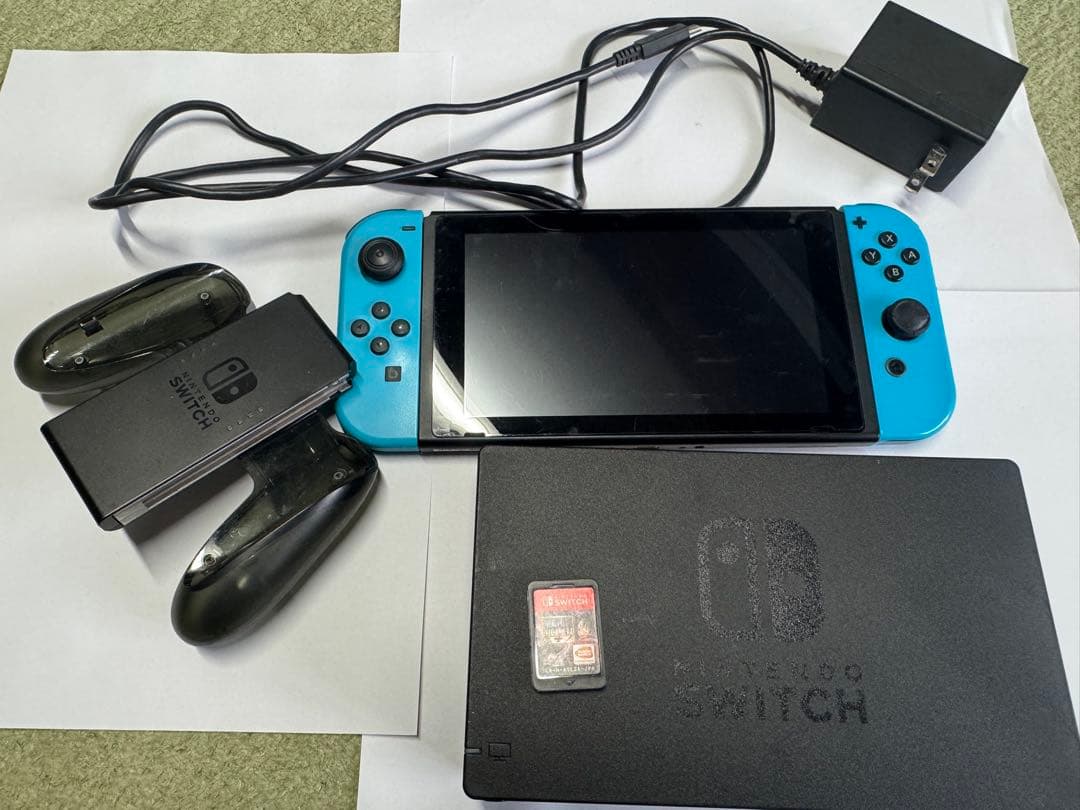 Nintendo Switch 本体 + ワンピース 海賊無双4 画像のもののみ 51316-893-