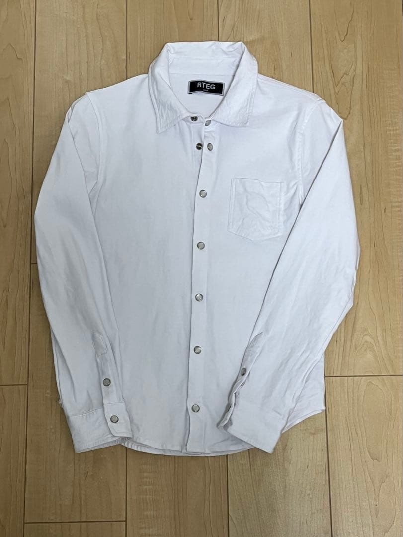 iceking着用 アダムスジャグラー 白シャツ