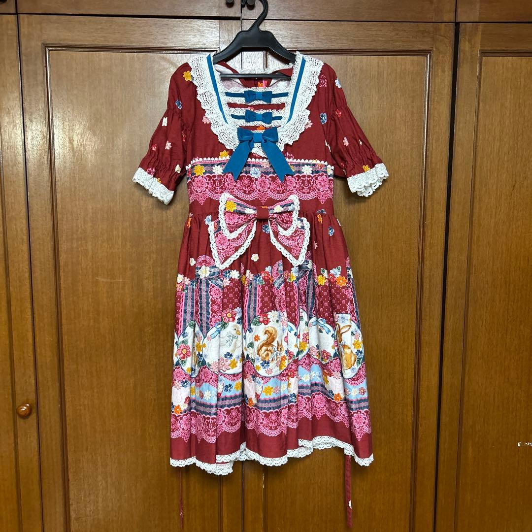 ベイビーザシャインブライトの赤いひざ丈ワンピース ベイビーザシャインブライトの赤いひざ丈ワンピース 最低 価格