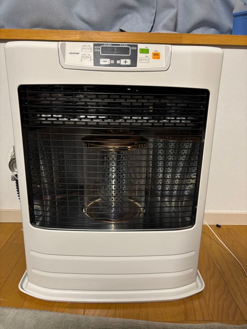 トヨトミ ストーブ　FR-V5524（W）（ホワイト） FF式ストーブ TOYOTOMI（トヨトミ） FF式ストーブ FR-V5524-W ホワイト : PCあきんど