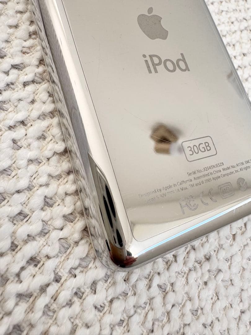 極美品 iPod Classic 5世代 MJ003 30GB新品バッテリー - ポータブル