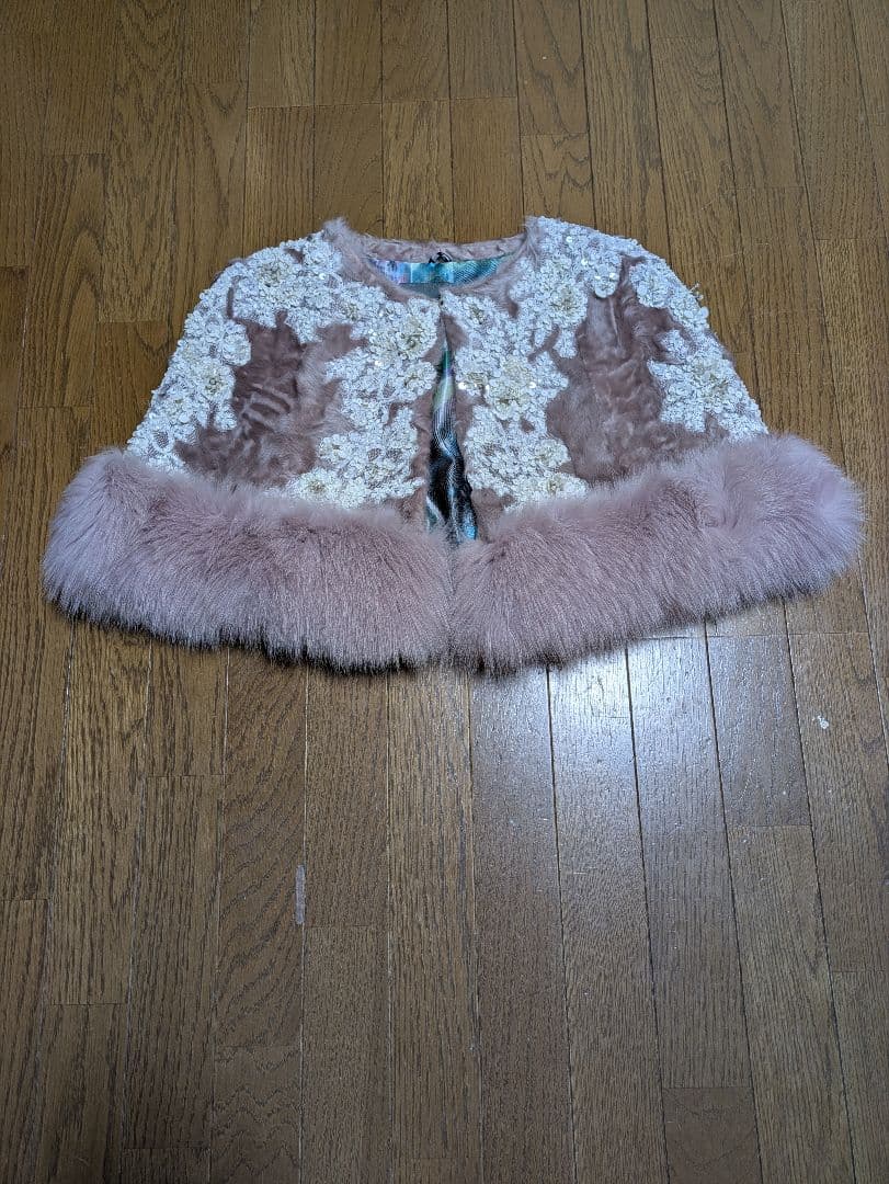 最終お値下げ！ロイヤルチエ　レアー豪華　刺繍ビジューラムフォックスファーケープ ROYAL PARTY（ロイヤルパーティー） コート アウター 「ZOZO限定