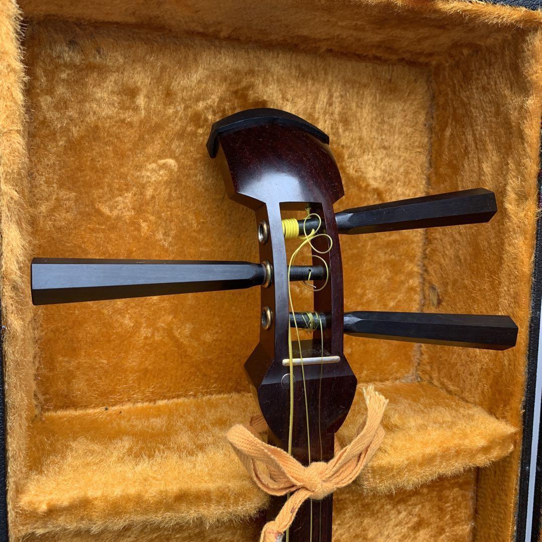 中古☆津軽三味線 紅木 丸打胴 一本樋 中棹 ハードケース付き☆ - メルカリ