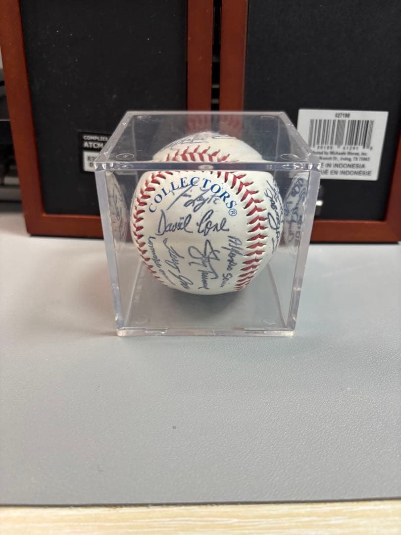 2000年 NY Yankees (MLB)サインボール コレクターズアイテム 2000年 NY Yankees (MLB)サインボール コレクターズアイテム