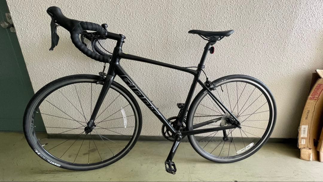 Giant contend2　ブラック 2023 GIANT Bicycles | CONTEND 2