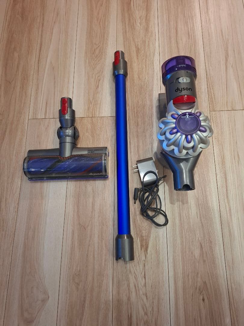 dyson ダイソン sv25 スティッククリーナー本体 充電器付きの通販はau