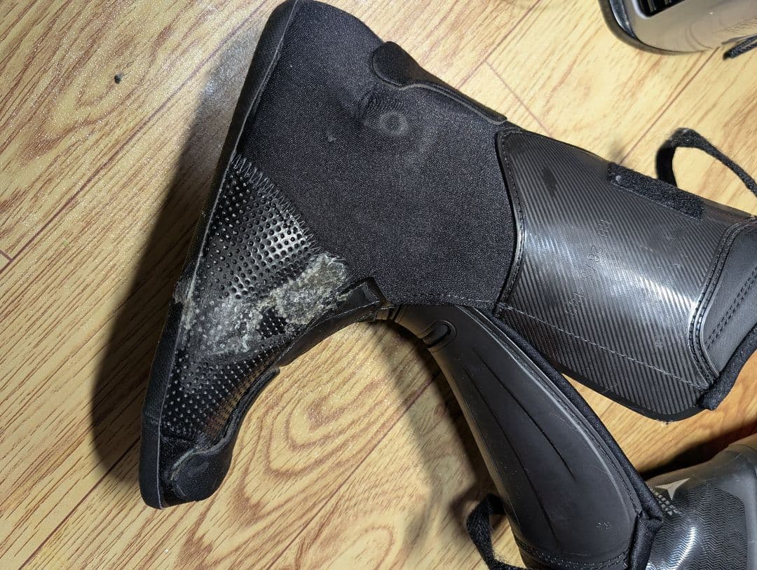 あ*ち様 ATOMIC スキー ブーツ 27.0cm