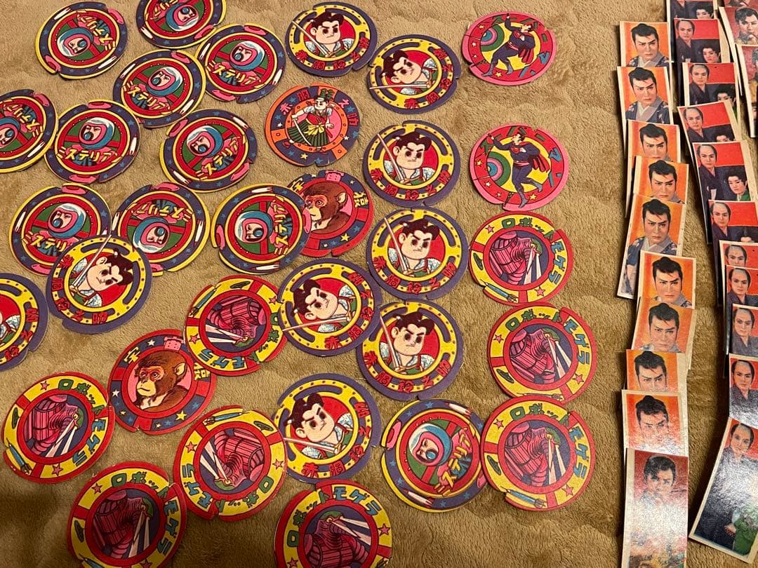 アンティーク、メンコセット カラフルキャラクターイラスト入り（全64枚） ✨昭和レトロ✨抜取りメンコ セット キャラクターイラスト入り・おまけ