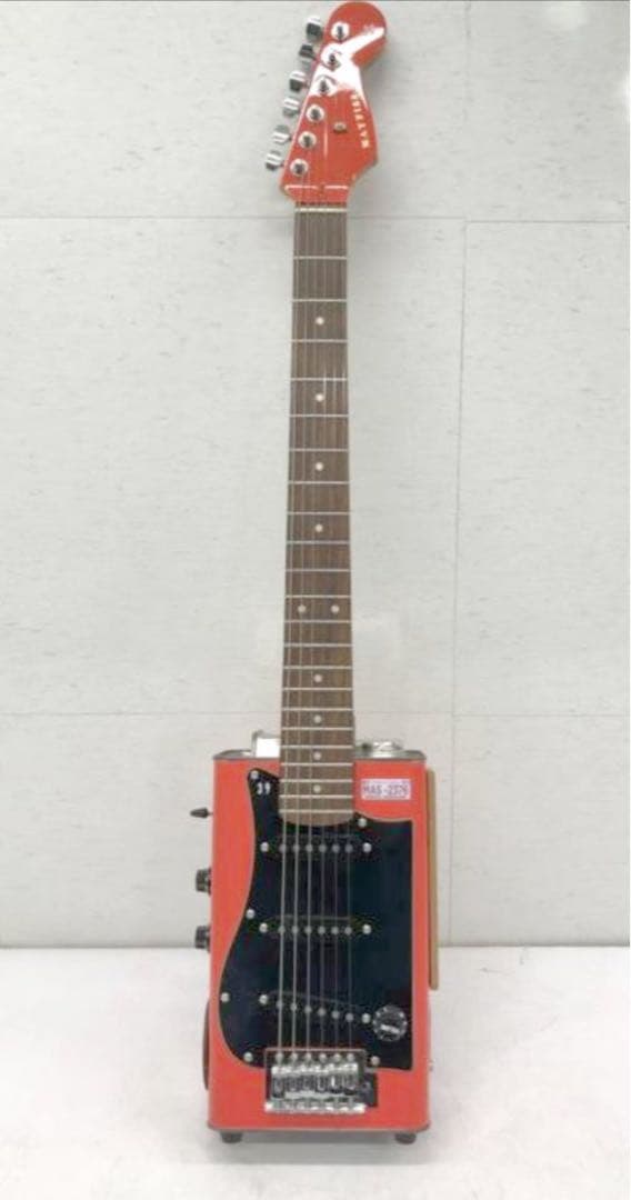 自作？OIL CAN GUITERエレキギターオイル缶 ハードケース付です オイル缶で作られたエレクトリック・ギター / Electric guitars made