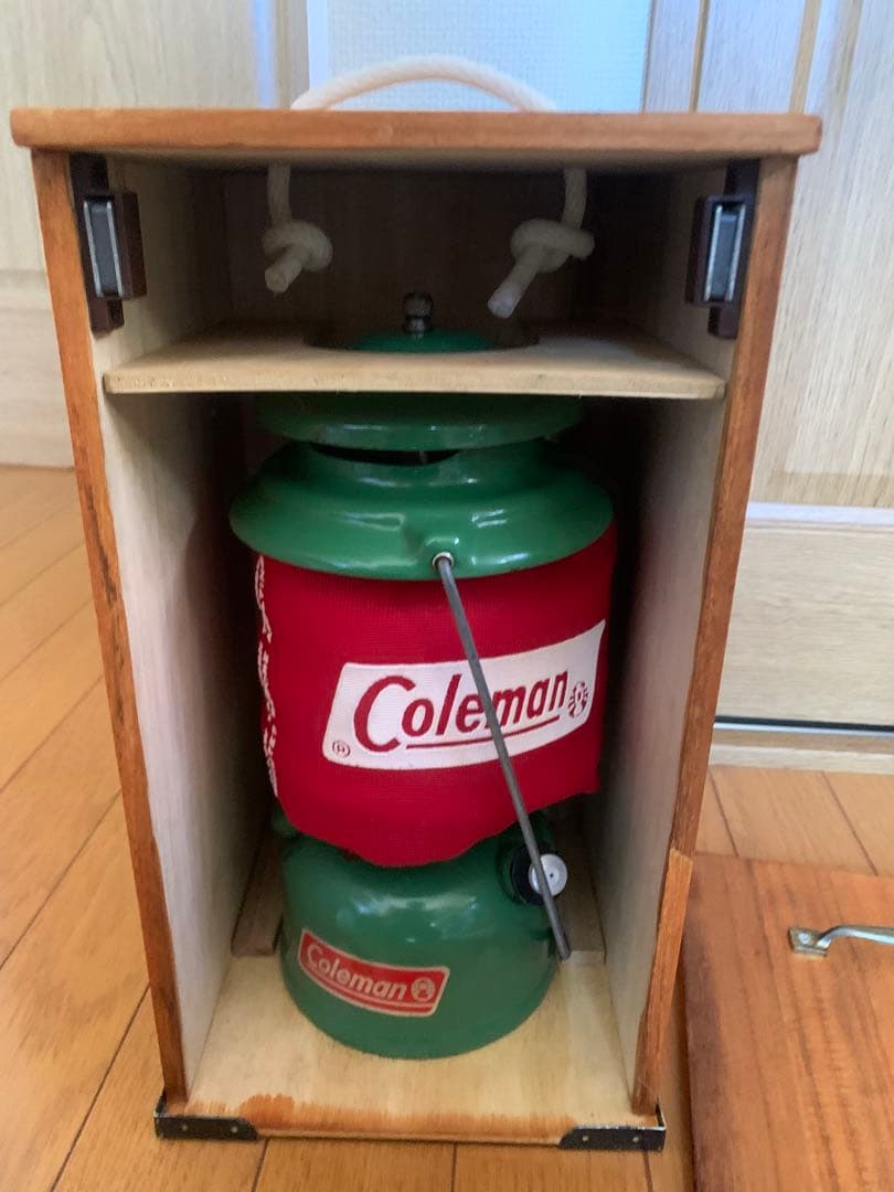 美品　Coleman ランタン コールマン　カエル　おまけ付き　ケース　蛙色 美品 Coleman ランタン コールマン カエル おまけ付き ケース 蛙色