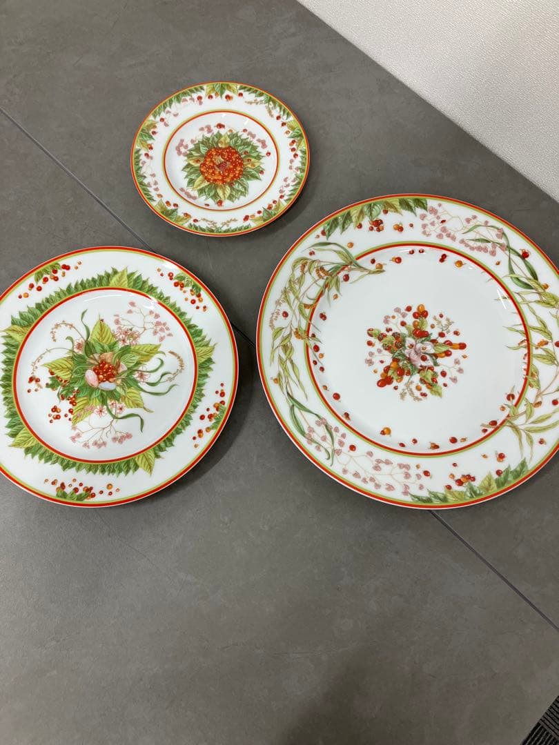 エルメス ピタゴラスの庭 ディナープレート3枚 HERMES (エルメス) ピタゴラスの庭 プレート｜トレファクONLINE