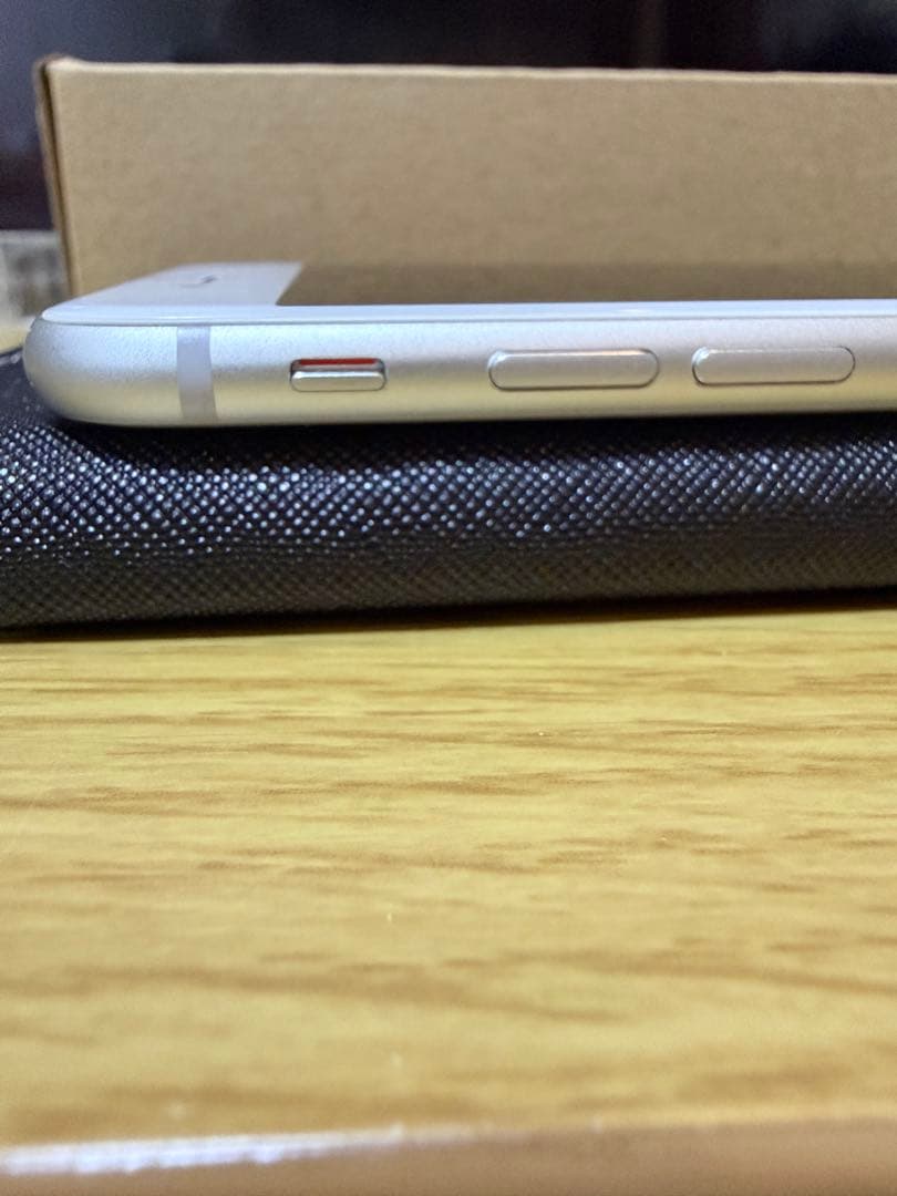 iPhone8 64GB スペースグレイ バッテリー82% - メルカリ