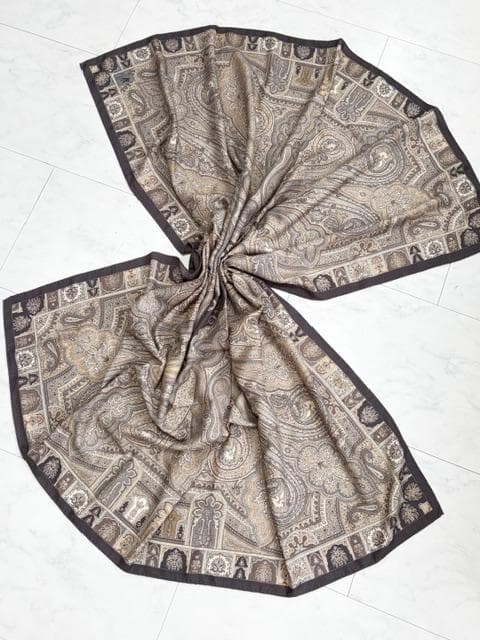 新品未使用☆エトロ 毛＆絹 特大判スクエアスカーフ グレー、ベージュ