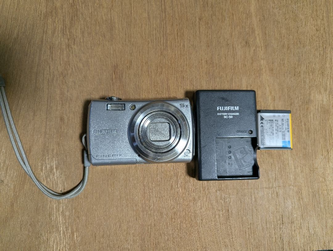 FUJIFILM FINEPIX F100fd コンパクトデジタルカメラ 完動品 Fujifilm_15820728_FinePix_F100