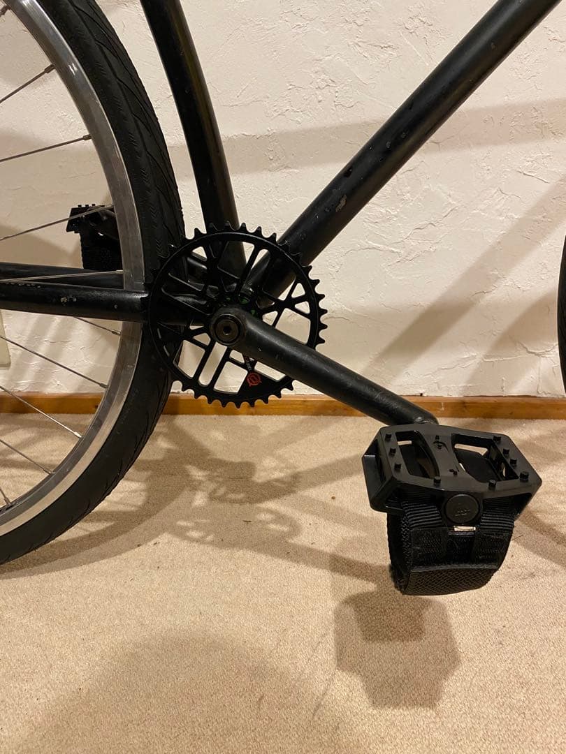 送料込み】700c ボムトラックDIVIDEピストダーカスワン トリ車fgfs