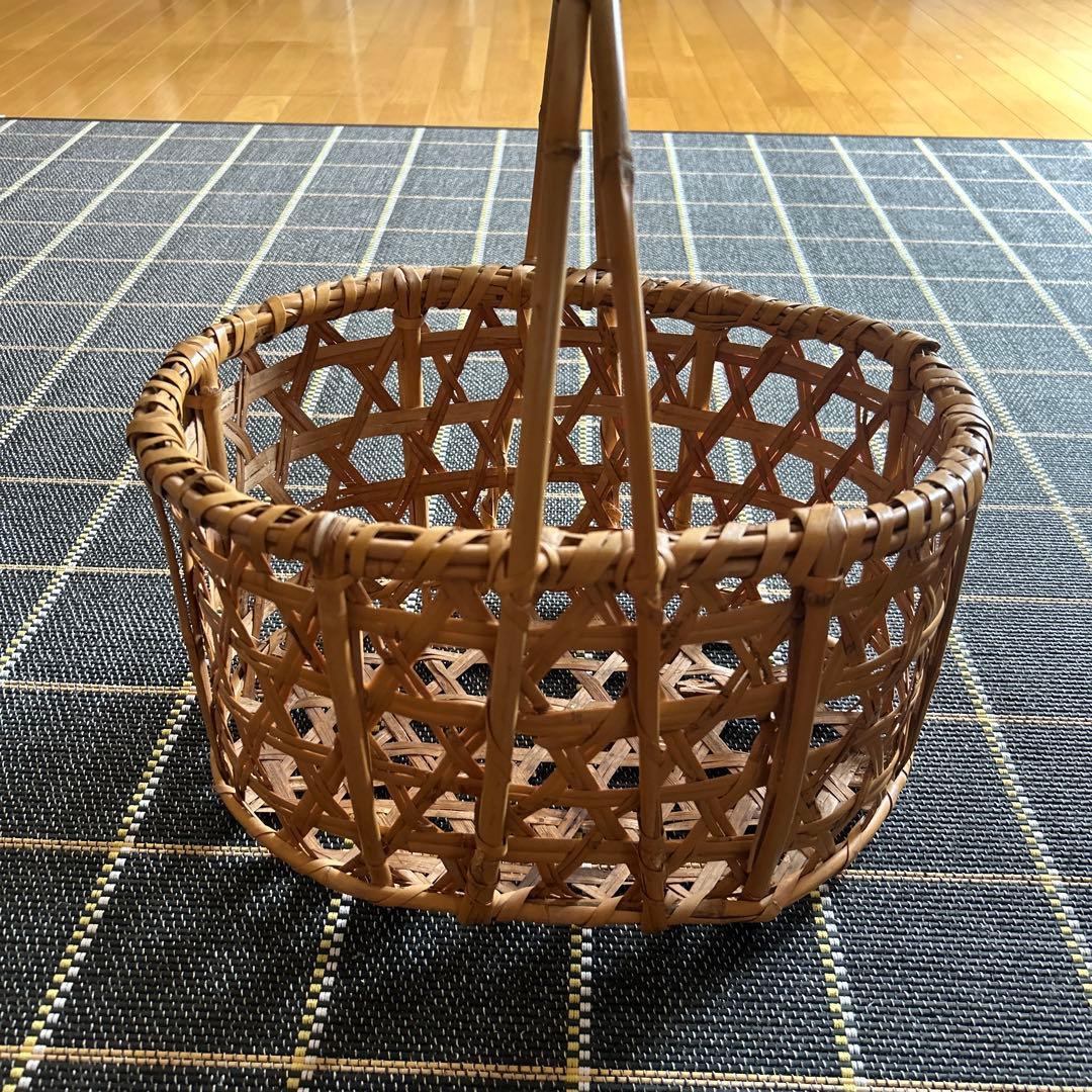 竹かご、りんごかご 根曲竹 国産 竹籠 持ち手あり割れあり❣️ - メルカリ