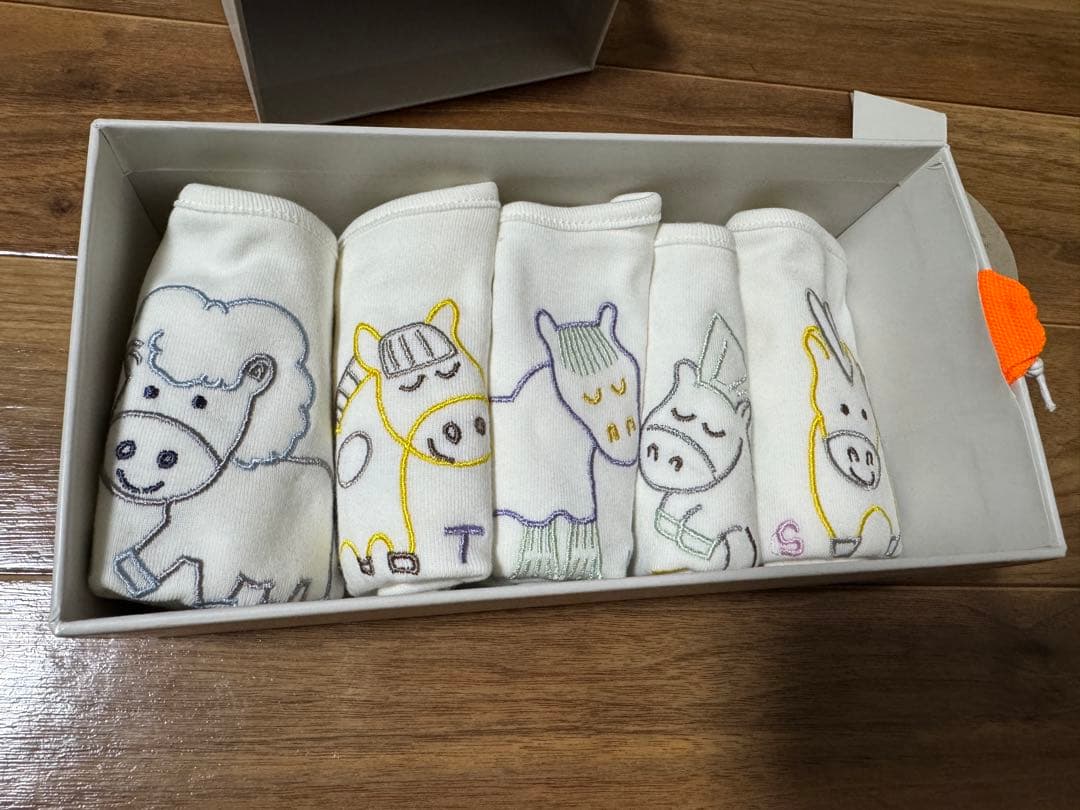 ステラマッカートニー　ベビー用スタイ 5枚セット 馬デザイン新品未使用 ベビー用スタイ 5枚セット 馬デザイン - メルカリ