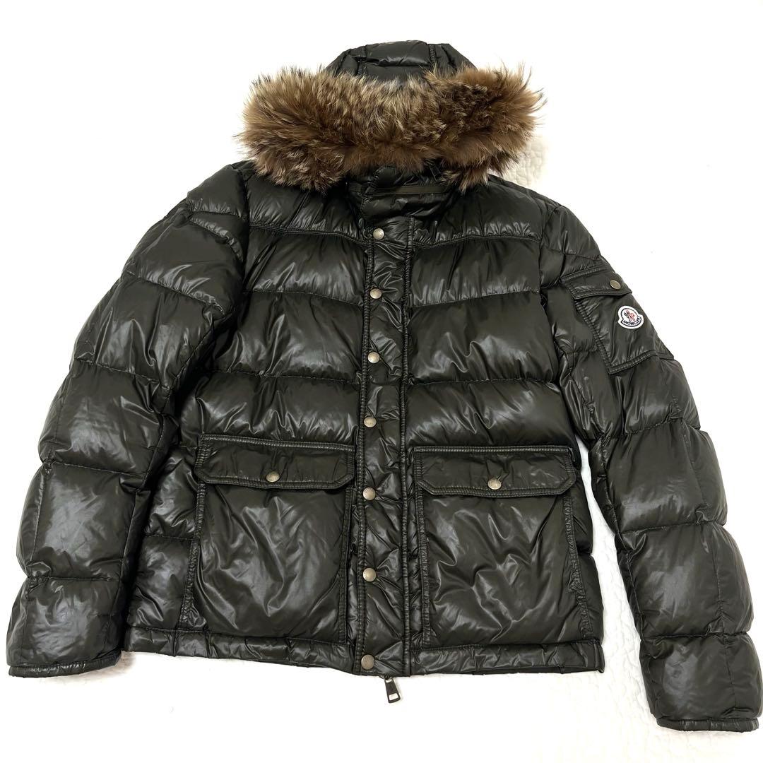 モンクレールMONCLER ヒューベル　ダウンジャケット　カーキ　サイズ3 モンクレールMONCLER ヒューベル ダウンジャケット カーキ サイズ3