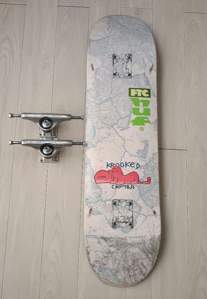 8インチデッキ　トラック　セット INDEPENDENT TRUCK COMPNY スケボー コンプリート インディペンデント