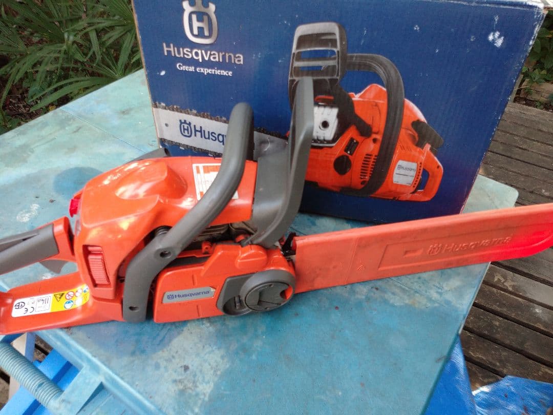 #カズハスクバーナチェーンソー 135e 135e のパーツ、取扱説明書、およびサポート | Husqvarna JP