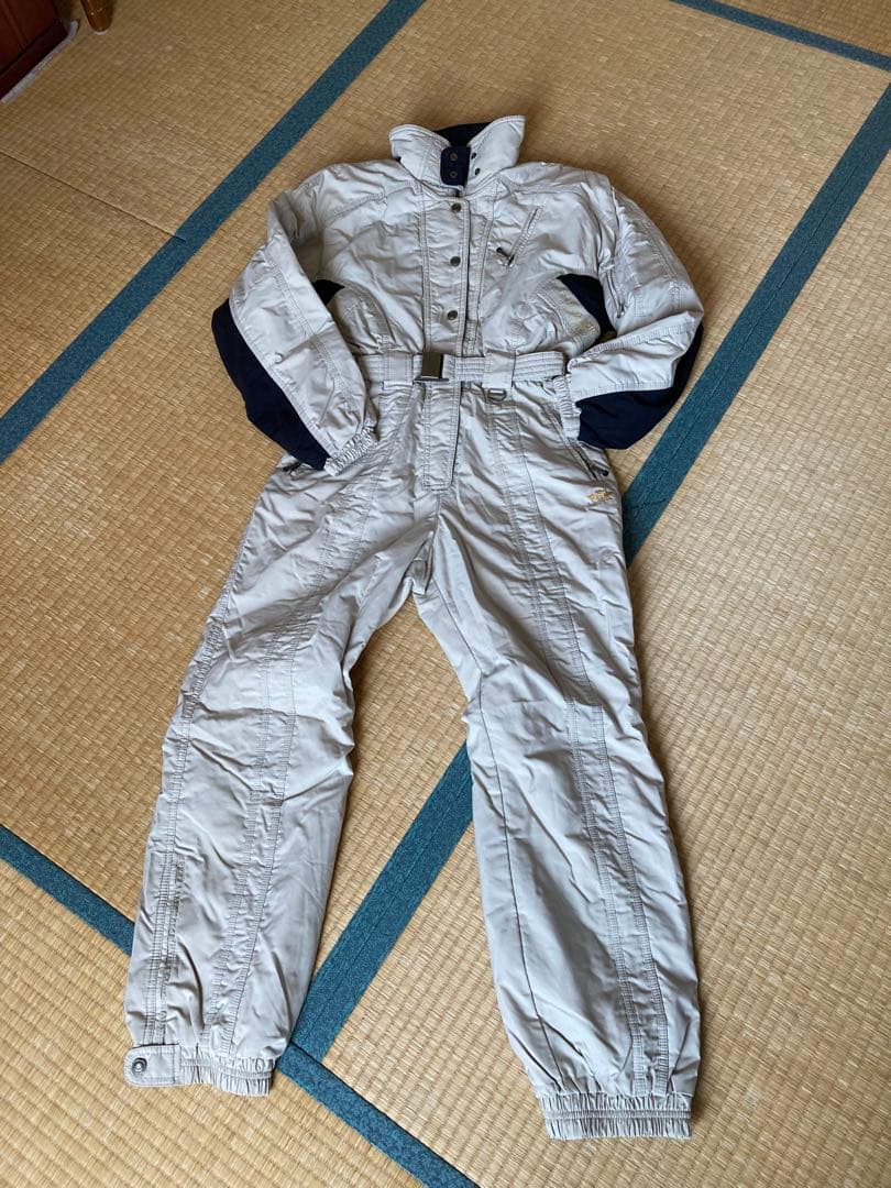 女性用スキーウェア ベージュと黒　phenix WOMENS】Bicolor Block Jacket バイカラーブロックジャケット /phenix