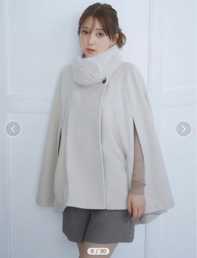 新作　完売　レア　SNIDEL ショートケープコート　ポンチョ　アイボリー 新作 完売 レア SNIDEL ショートケープコート ポンチョ アイボリー