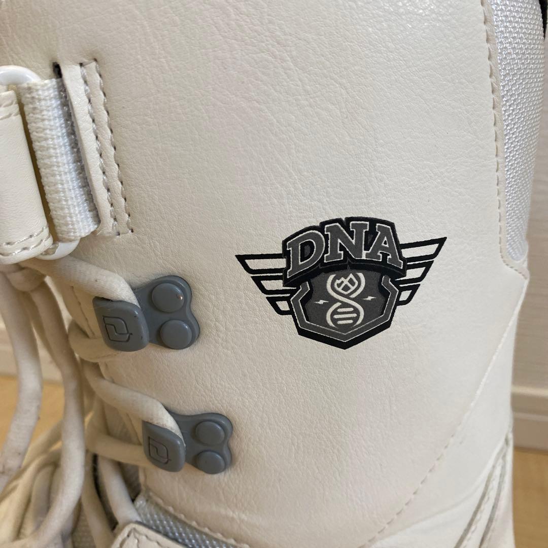 【即日発送】DEELUXE スノボ D.N.A. 27.5cm 22-23モデル