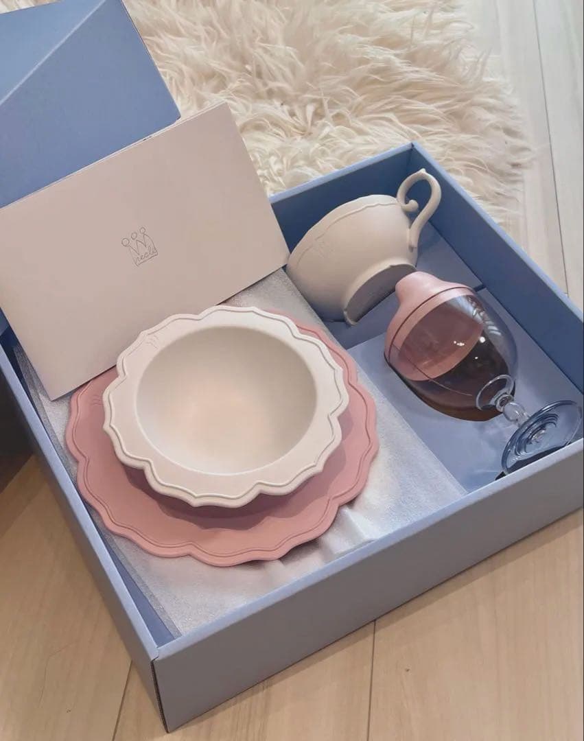 【新品未使用】 Reale レアーレ 食器セット フルセット 5点　ピンク 公式直販】ベビー・子供用食器の「レアーレ（Reale）」 レアーレ