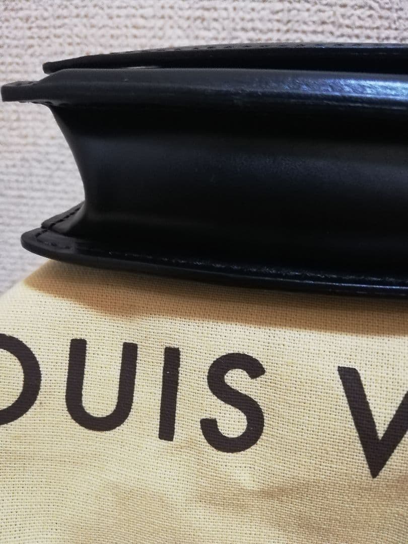 ルイ ヴィトン Louis Vuitton エピ ティルシット ノワール