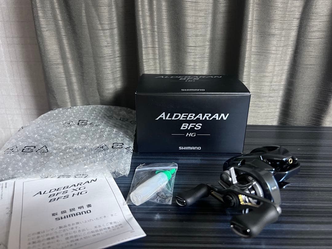 22アルデバランBFS HG シマノ ベイトリール 22アルデバラン BFS HG (左) 2022年モデル: 釣具