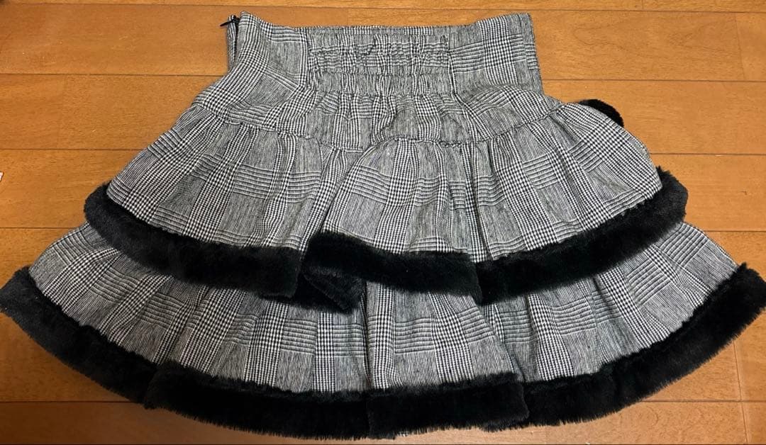 pium ファー付きティアードミニスカート ブラックチェック - メルカリ