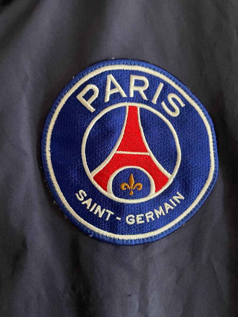 PARIS SAINT-GERMAIN ウィンドブレーカー ネイビー Paris Saint-Germain パリサンジェルマン ウインドブレーカー(ネイビー