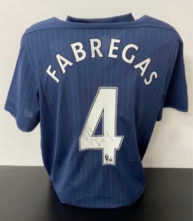 セスク・ファブレガス　直筆サイン　ユニフォーム セスク・ファブレガス 直筆サイン ユニフォーム - メルカリ