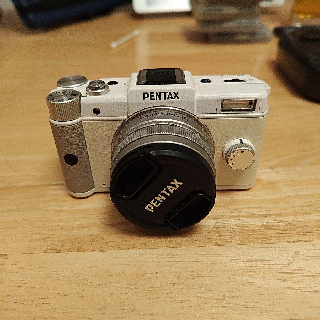 じ*ゃ様 PENTAX Q ホワイト ミラーレスカメラ　バッテリー無　ジャンク扱 じ*ゃ様 PENTAX Q ホワイト ミラーレスカメラ バッテリー無 ジャンク扱 じ*