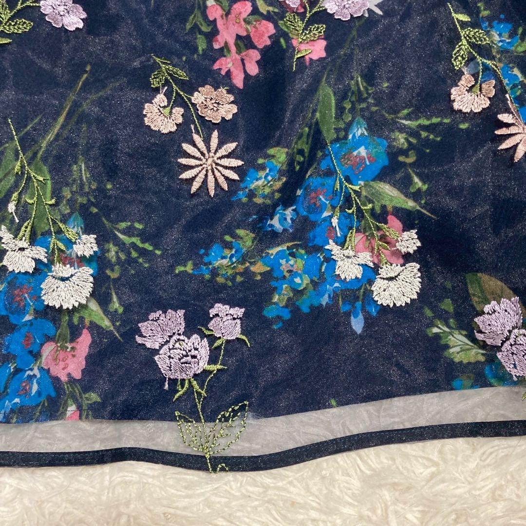 《美品》TOCCA 花柄刺繍ワンピース ネイビー 4 マルチカラー 華やか