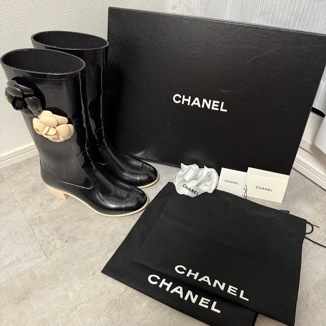 【美品❗️】CHANELレインブーツ　カメリア　ココマーク CHANEL レインブーツ カメリア ホワイト ココマーク シャネル 長靴 38