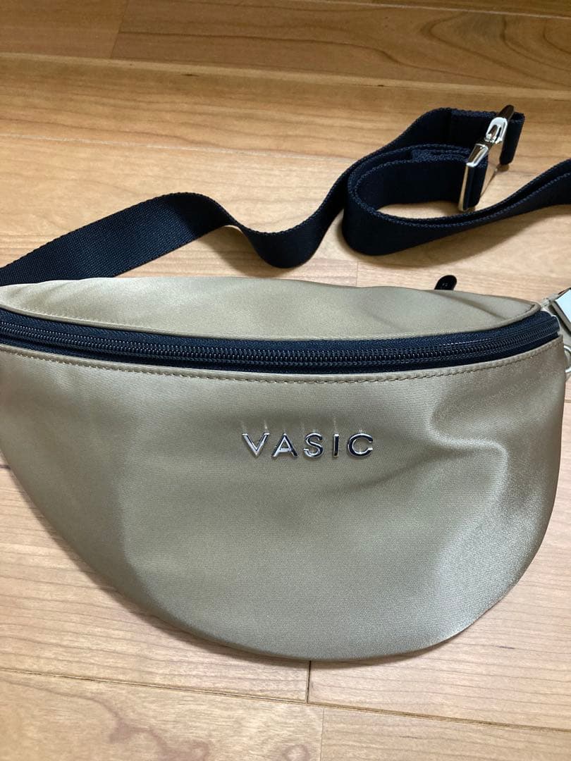 VASIC ボディバッグ ベージュ DAY-TO FANNY PACK,シャンパン – VASIC ヴァジック日本公式サイト