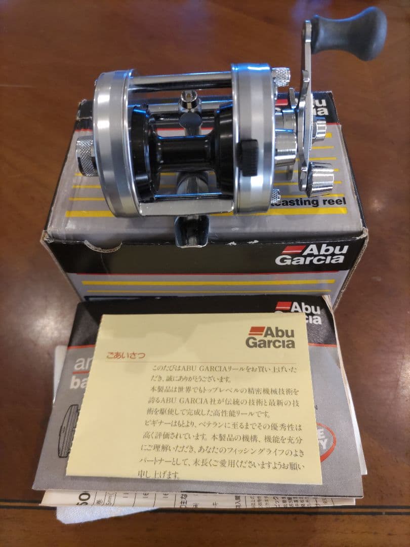 新品アンバサダー2500C ABU アンバサダー 2500C グリーン お見逃しなく！ ▽〇USED〇〇