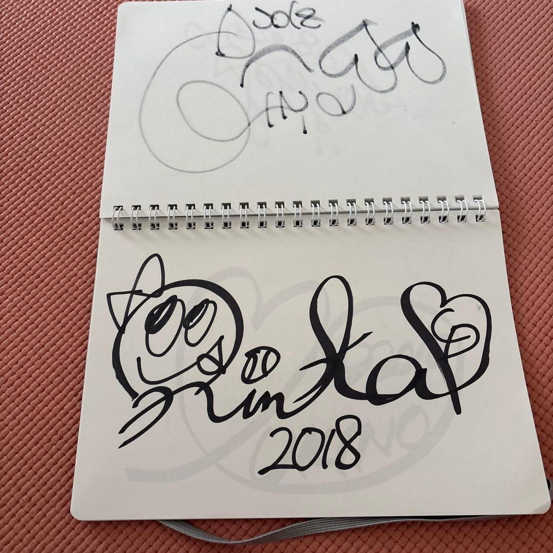 ドアラ チアドラサイン入りスケッチブック - メルカリ