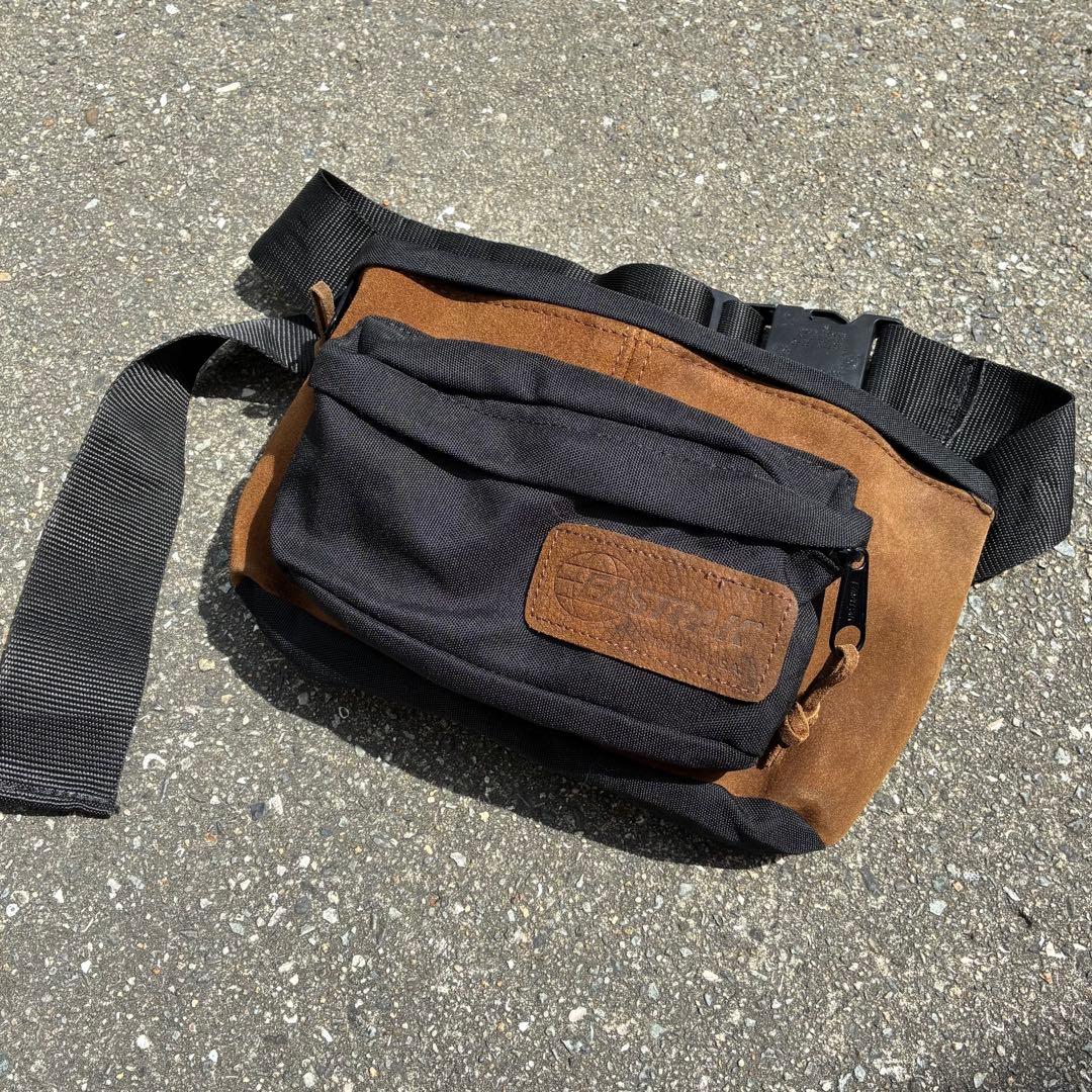 【USA製】90s EASTPAK イーストパック　ウエストポーチ　レザー 90s USA製 EASTPAKイーストパック レザー×ナイロン ウエストバッグ 黒