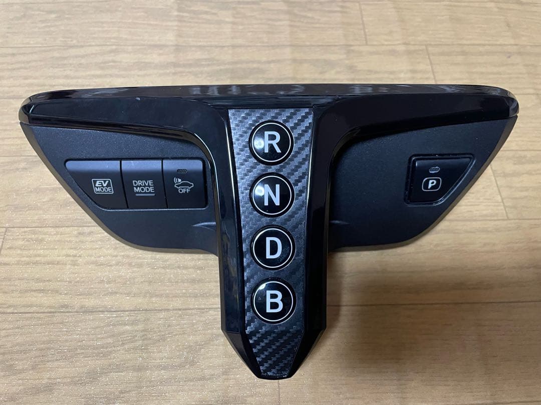 アキューム AQM 50系プリウス用 エレクトロニックシフトスイッチ F+ アキューム AQM」50系プリウス（ZVW50/51/55）用エレクトロニック