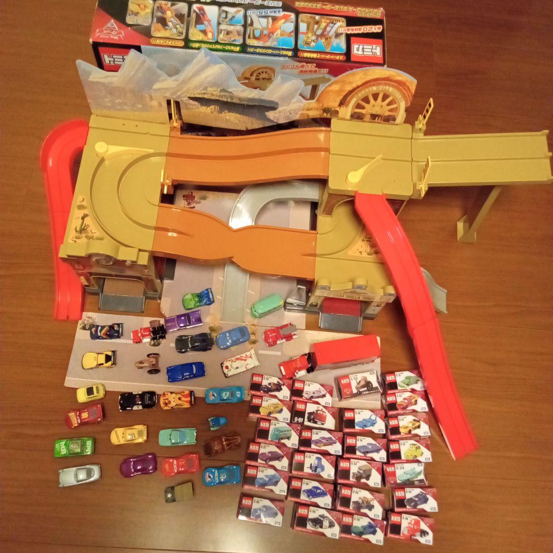 カーズ　ディズニー　トミカ　コース　セット　ディズニー　ピクサー　おまけ付き Amazon | ディズニー カーズ トミカ まわしてレーシング! 2way