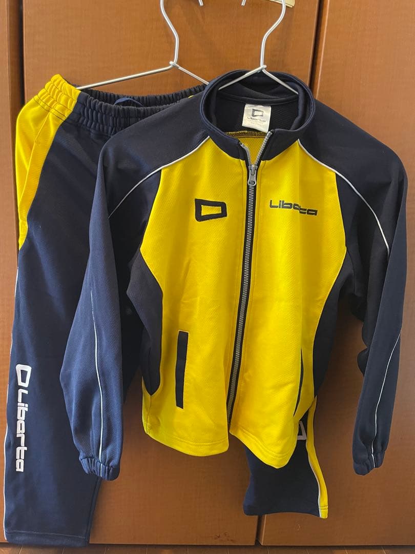 Liberta ジャージ Mサイズ イエロー/ネイビー 上下セット Liberta ジャージ Mサイズ イエロー/ネイビー 上下セット Liberta