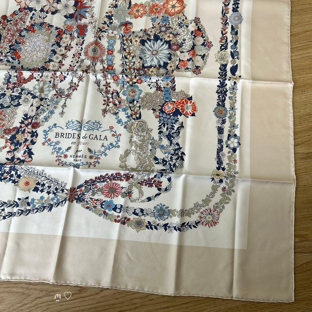 HERMESエルメス カレ90 ブリッドドゥガラアンフルール シルクスカーフ