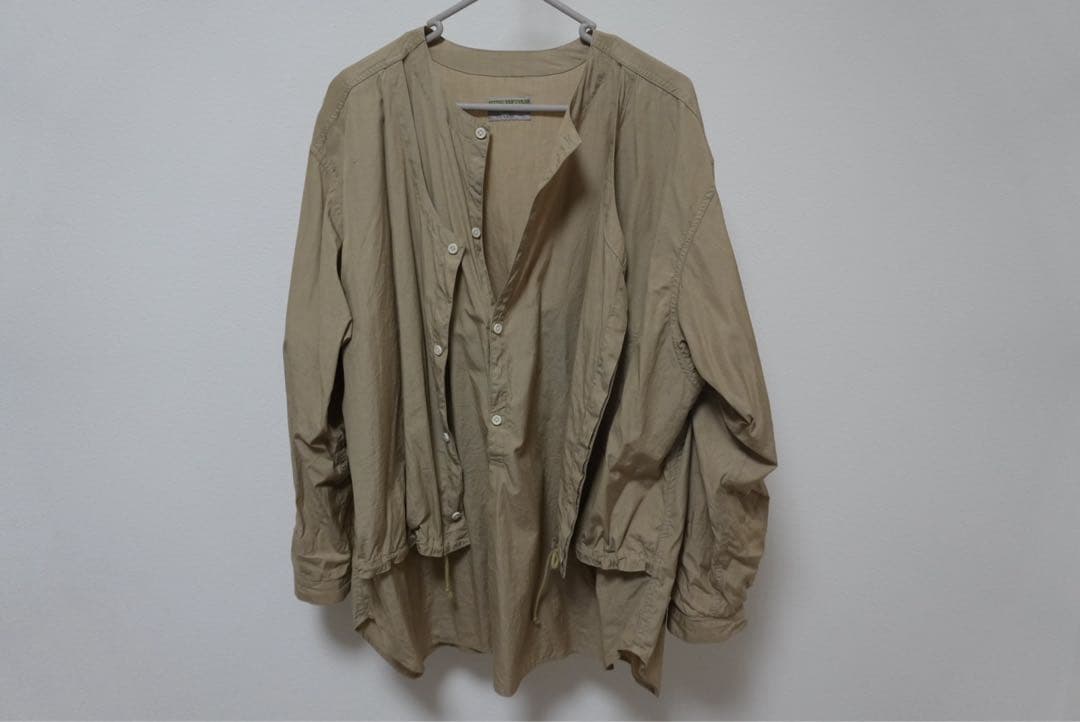 HOMLESS TAILOR ベージュ長袖シャツ ホームレステイラー 