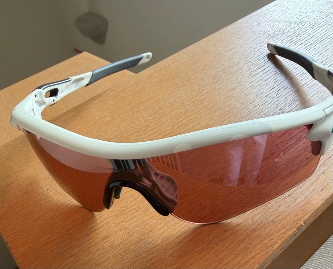 Oakleyスポーツサングラス ホワイト/グレー RADARLOCK PRIZM