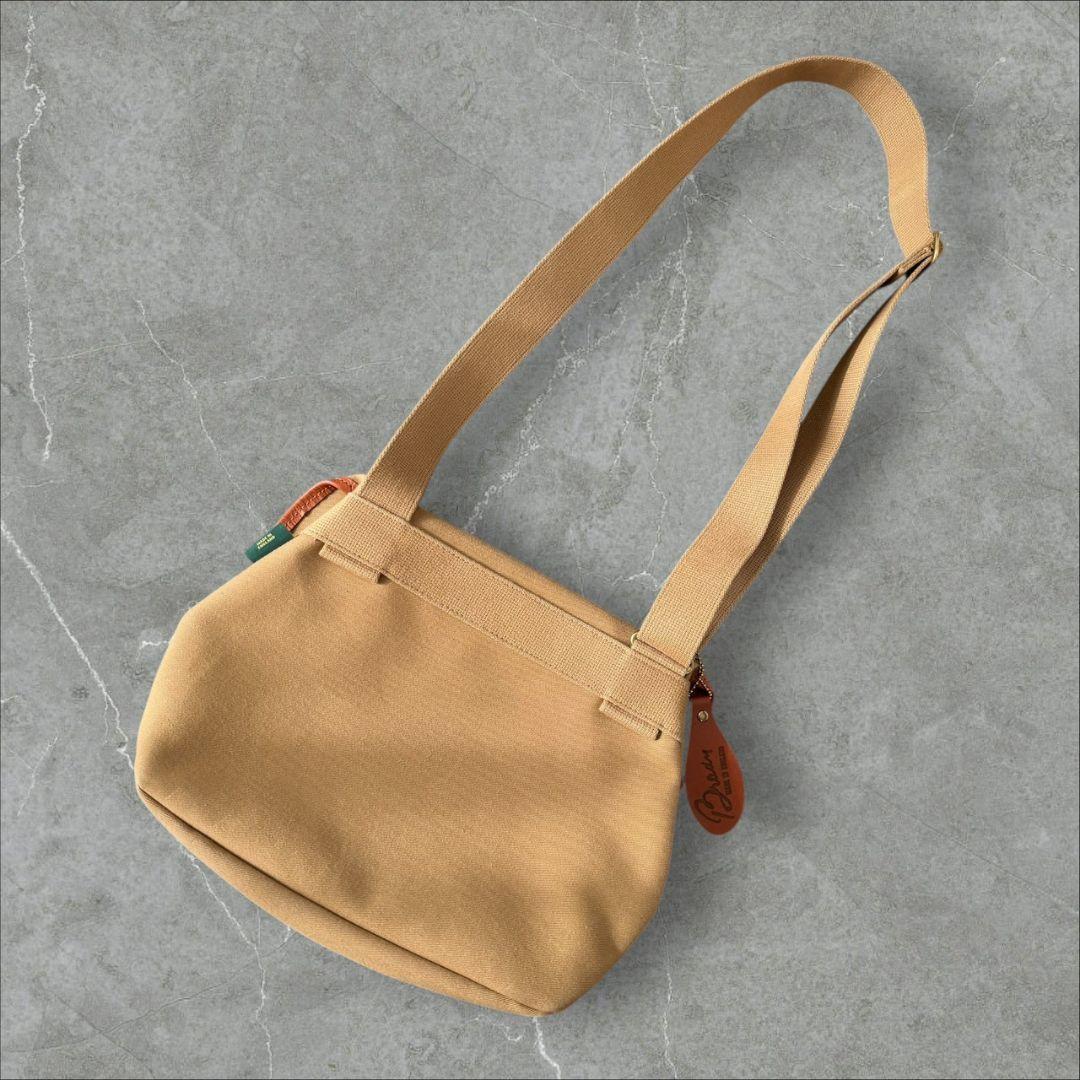 新品 Brady ショルダーバッグ AVON 小芝風花 ブレディー - メルカリ